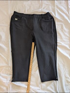 Dream Jeannes by Quacker Factory Pull-On Capris XL With Sparkle Heart Accent